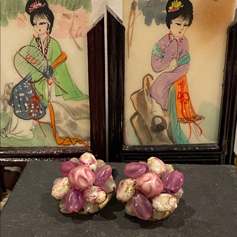 Hong Kong Vintage Floral Clip-On Earrings